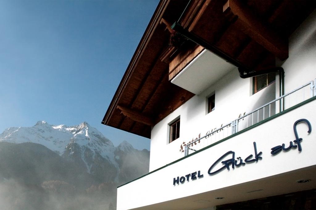 Hotel & Suites Glueck Auf Mayrhofen Exterior foto