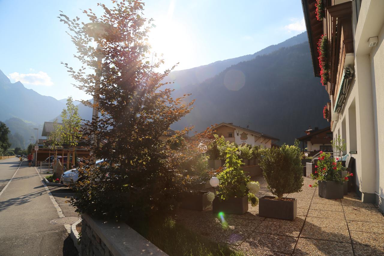 Hotel & Suites Glueck Auf Mayrhofen Exterior foto
